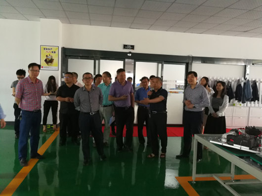 我院課題組赴漣源市開(kāi)展《婁底資源型城市轉(zhuǎn)型升級(jí)，深化供給側(cè)結(jié)構(gòu)性改革》課題調(diào)研